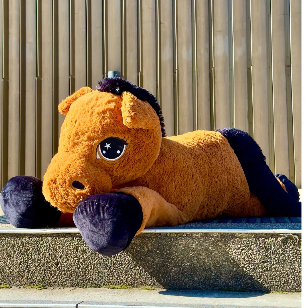 Giant 120cm Stuffed Horse Plush Soft Toy - Kelsie - Outdoor Shooting Image - Dreamzity